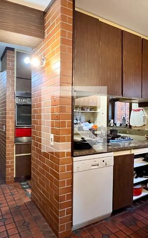 Casa à venda com 592m², 5 quartos e 3 vagas Casa à venda com 592m², 5 quartos e 3 vagasCopa