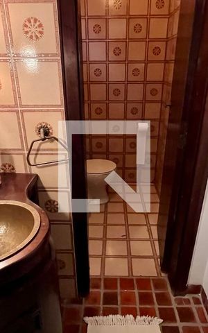 Casa à venda com 592m², 5 quartos e 3 vagas Casa à venda com 592m², 5 quartos e 3 vagasLavabo