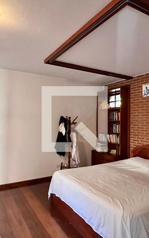 Casa à venda com 592m², 5 quartos e 3 vagas Casa à venda com 592m², 5 quartos e 3 vagasSuite 1