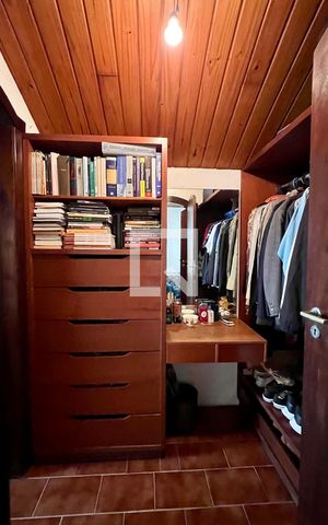 Casa à venda com 592m², 5 quartos e 3 vagas Casa à venda com 592m², 5 quartos e 3 vagasCloset da suíte 4