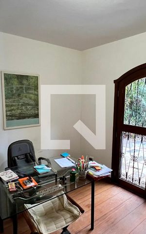 Casa à venda com 592m², 5 quartos e 3 vagas Casa à venda com 592m², 5 quartos e 3 vagasSuite 3