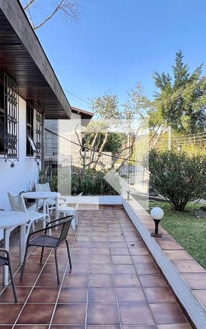 Casa à venda com 592m², 5 quartos e 3 vagas Casa à venda com 592m², 5 quartos e 3 vagasTerraço