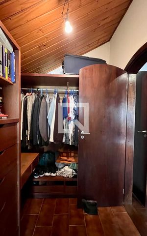 Casa à venda com 592m², 5 quartos e 3 vagas Casa à venda com 592m², 5 quartos e 3 vagasCloset da suíte 4