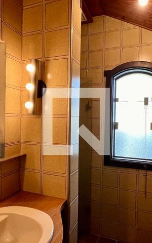 Casa à venda com 592m², 5 quartos e 3 vagas Casa à venda com 592m², 5 quartos e 3 vagasBanheiro da Suíte 4