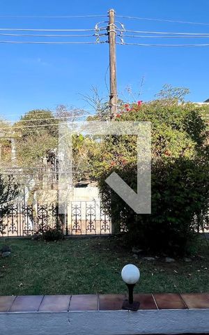 Casa à venda com 592m², 5 quartos e 3 vagas Casa à venda com 592m², 5 quartos e 3 vagasTerraço
