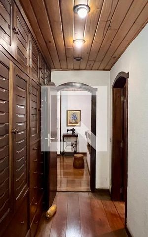 Casa à venda com 592m², 5 quartos e 3 vagas Casa à venda com 592m², 5 quartos e 3 vagasSuite 5