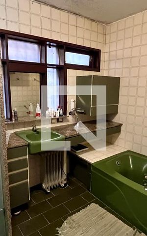 Casa à venda com 592m², 5 quartos e 3 vagas Casa à venda com 592m², 5 quartos e 3 vagasBanheiro da Suíte 1