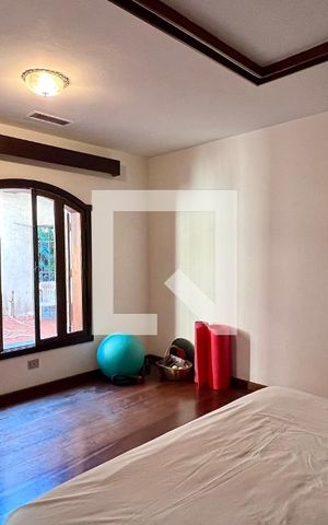 Casa à venda com 592m², 5 quartos e 3 vagas Casa à venda com 592m², 5 quartos e 3 vagasSuite 1