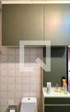 Casa à venda com 592m², 5 quartos e 3 vagas Casa à venda com 592m², 5 quartos e 3 vagasBanheiro da Suíte 1