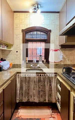 Casa à venda com 592m², 5 quartos e 3 vagas Casa à venda com 592m², 5 quartos e 3 vagasCozinha