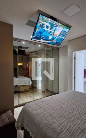 Apartamento à venda com 215m², 4 quartos e 4 vagas Apartamento à venda com 215m², 4 quartos e 4 vagasSuíte