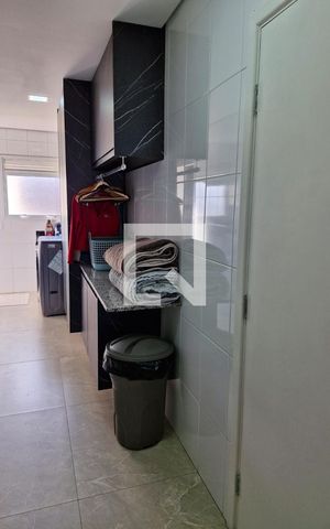 Apartamento à venda com 215m², 4 quartos e 4 vagas Apartamento à venda com 215m², 4 quartos e 4 vagasÁrea de Serviço
