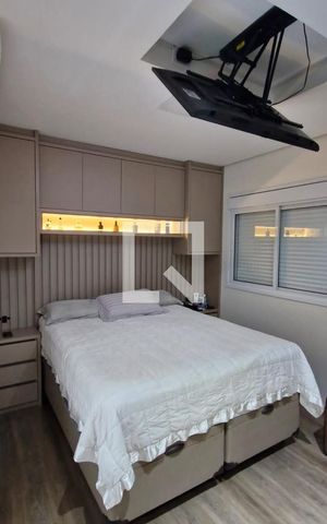 Apartamento à venda com 215m², 4 quartos e 4 vagas Apartamento à venda com 215m², 4 quartos e 4 vagasSuíte