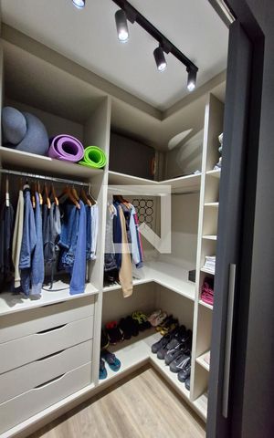 Apartamento à venda com 215m², 4 quartos e 4 vagas Apartamento à venda com 215m², 4 quartos e 4 vagasQuarto