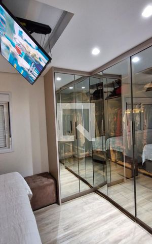 Apartamento à venda com 215m², 4 quartos e 4 vagas Apartamento à venda com 215m², 4 quartos e 4 vagasSuíte