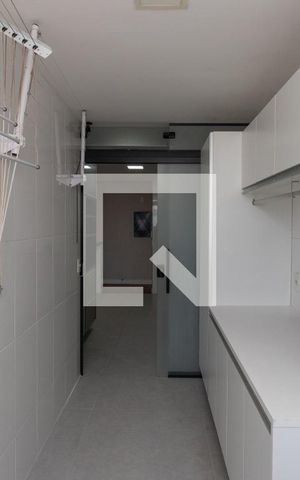 Apartamento à venda com 96m², 3 quartos e 2 vagas Apartamento à venda com 96m², 3 quartos e 2 vagasÁrea de Serviço