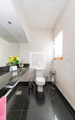 Apartamento à venda com 247m², 3 quartos e 2 vagas Apartamento à venda com 247m², 3 quartos e 2 vagasLavabo