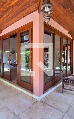 Casa de condomínio à venda com 480m², 6 quartos e 4 vagas Casa de condomínio à venda com 480m², 6 quartos e 4 vagasVaranda da Sala