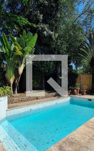 Casa de condomínio à venda com 480m², 6 quartos e 4 vagas Casa de condomínio à venda com 480m², 6 quartos e 4 vagasPiscina
