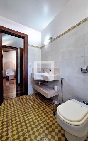 Casa de condomínio à venda com 480m², 6 quartos e 4 vagas Casa de condomínio à venda com 480m², 6 quartos e 4 vagasBanheiro da Suíte 4