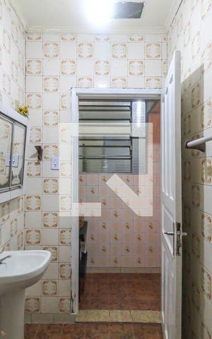 Casa à venda com 200m², 2 quartos e 1 vagaBanheiro casa 2