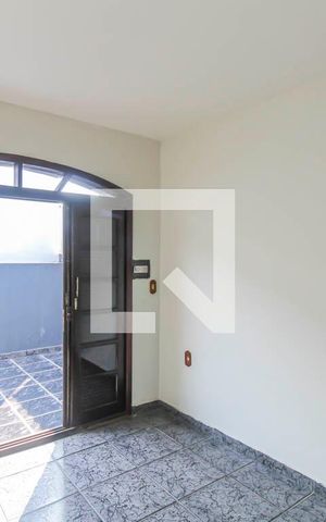 Casa à venda com 200m², 2 quartos e 1 vagaSala
