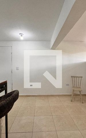 Casa para alugar com 36m², 1 quarto e sem vaga Casa para alugar com 36m², 1 quarto e sem vagaSala