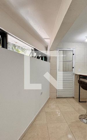 Casa para alugar com 36m², 1 quarto e sem vaga Casa para alugar com 36m², 1 quarto e sem vagaSala