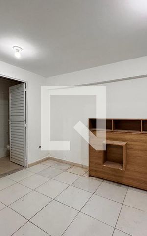 Casa para alugar com 36m², 1 quarto e sem vaga Casa para alugar com 36m², 1 quarto e sem vagaSuite