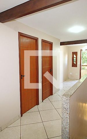 Casa à venda com 170m², 3 quartos e 1 vagaHall dos quartos