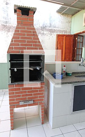 Casa à venda com 170m², 3 quartos e 1 vagaChurrasqueira