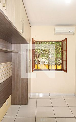 Casa à venda com 170m², 3 quartos e 1 vagaSuíte