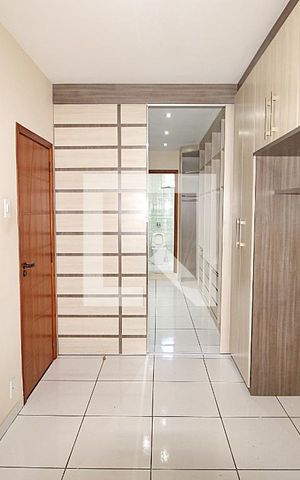 Casa à venda com 170m², 3 quartos e 1 vagaSuíte