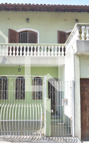 Casa à venda com 150m², 3 quartos e 2 vagasFachada
