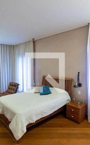 Casa à venda com 393m², 3 quartos e 4 vagas Casa à venda com 393m², 3 quartos e 4 vagasSuite