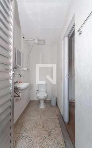 Casa à venda com 160m², 3 quartos e 1 vaga Casa à venda com 160m², 3 quartos e 1 vagaBanheiro de Serviço