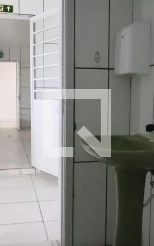 Casa para alugar com 180m², 5 quartos e 2 vagasBanheiro 1