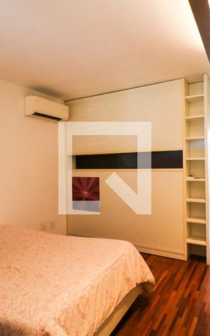 Casa para alugar com 450m², 4 quartos e 4 vagas Casa para alugar com 450m², 4 quartos e 4 vagasSuíte