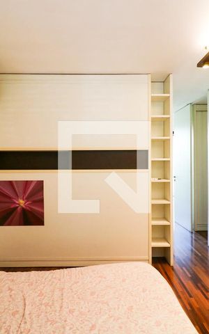 Casa para alugar com 450m², 4 quartos e 4 vagas Casa para alugar com 450m², 4 quartos e 4 vagasSuíte
