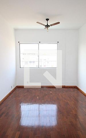 Apartamento para alugar com 67m², 2 quartos e 1 vagaSala