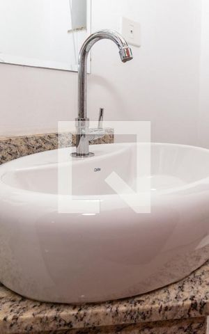 Casa de condomínio à venda com 200m², 3 quartos e 4 vagasLavabo 1