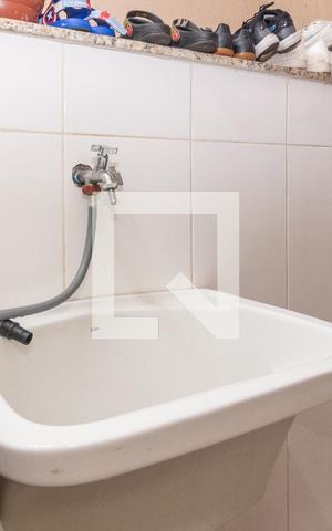 Casa de condomínio à venda com 200m², 3 quartos e 4 vagasÁrea de Serviço