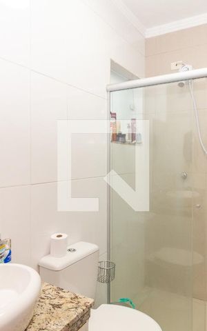 Casa de condomínio à venda com 200m², 3 quartos e 4 vagasBanheiro da Suíte 1