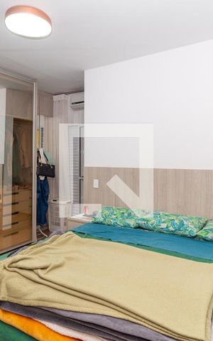 Casa de condomínio à venda com 200m², 3 quartos e 4 vagasQuarto 1 (Suíte 1)
