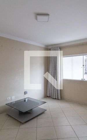 Casa à venda com 150m², 3 quartos e 2 vagas Casa à venda com 150m², 3 quartos e 2 vagasSala