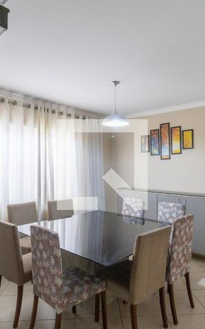 Casa à venda com 150m², 3 quartos e 2 vagas Casa à venda com 150m², 3 quartos e 2 vagasSala