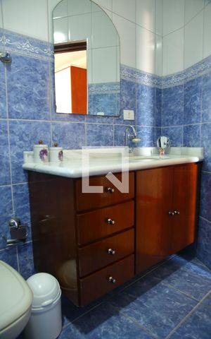Casa à venda com 200m², 3 quartos e 4 vagasBanheiro do Quarto 1