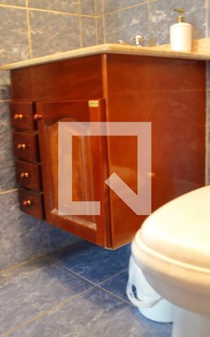 Casa à venda com 200m², 3 quartos e 4 vagasBanheiro 1