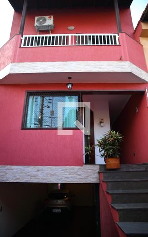 Casa à venda com 200m², 3 quartos e 4 vagasÁrea Externa