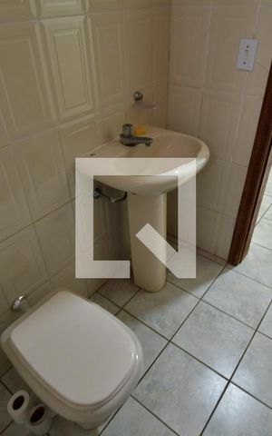 Casa à venda com 325m², 6 quartos e 3 vagasBanheiro 2